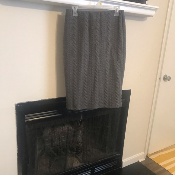 Grey skirt. Size S - Picture 2 of 3